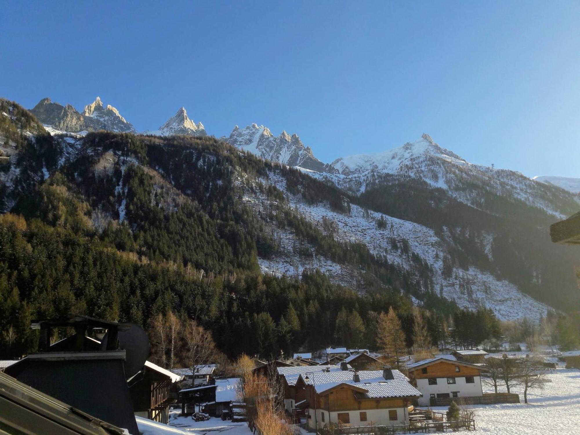 Le Chamoniard Volant Hostel Шамони Екстериор снимка